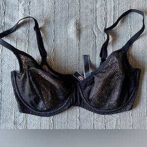 32ddd Body by Victoria black unlined underwire- like new